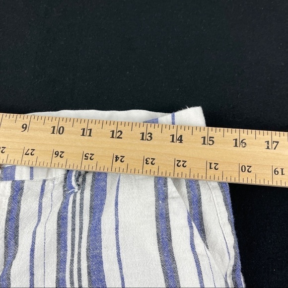 Old Navy Shorts Womens Size 8 White Blue Striped - Picture 5 of 8